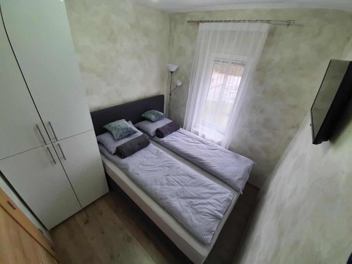 Apartment U&a
